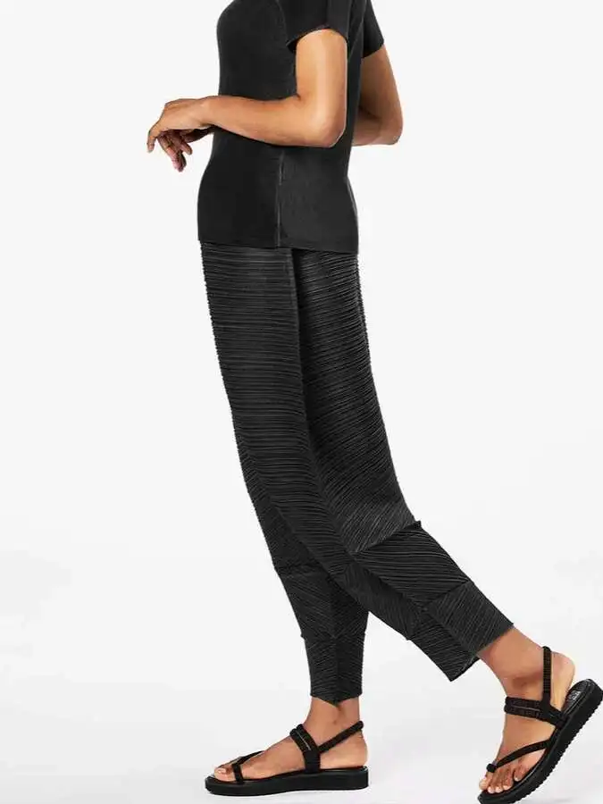 GVUW Pleated Harem Pants Women Solid Color Elastic Waist New 2026 Loose Versatile Female Casual Vintage Style Trousers 17G7131