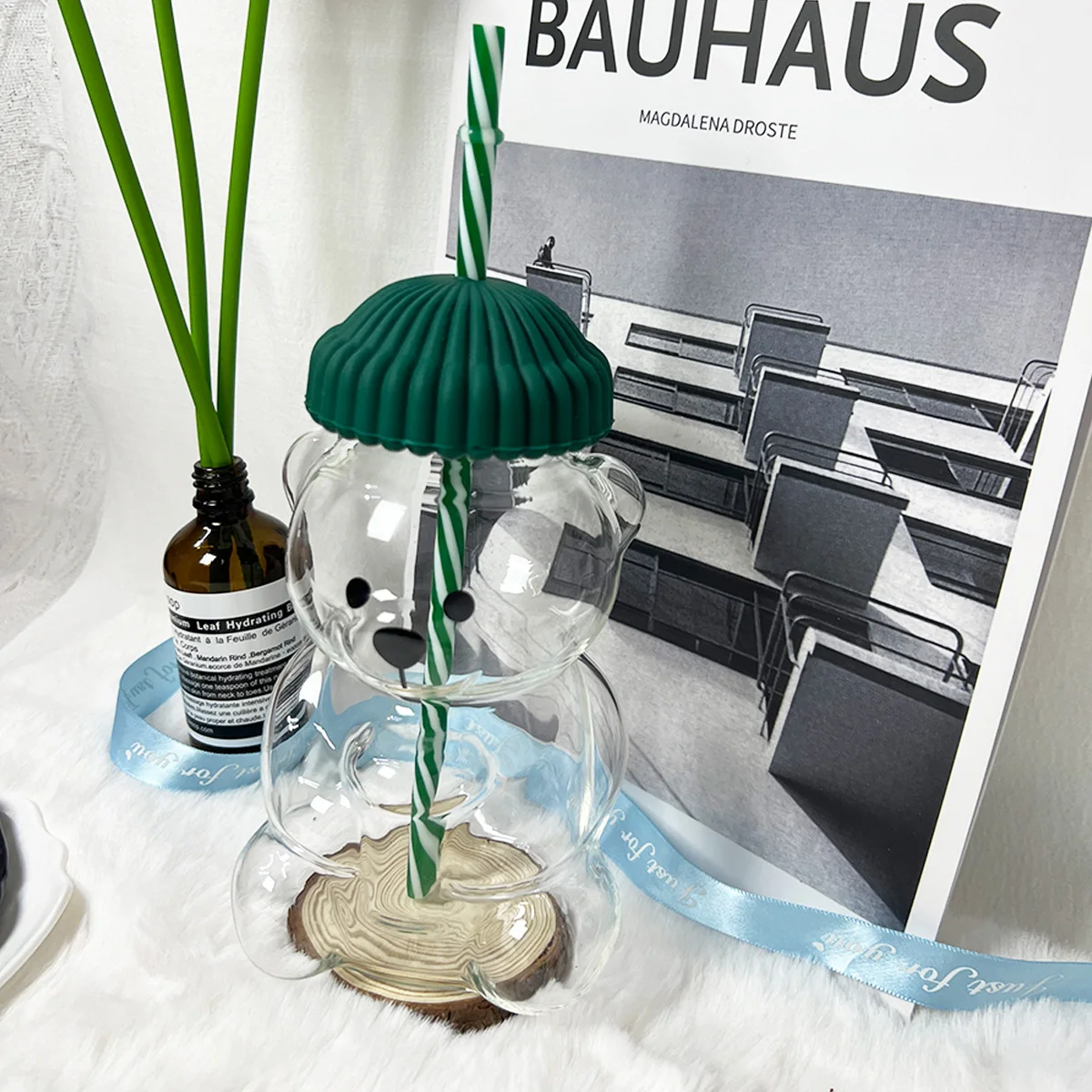 

Bear Glass Cup with Straw, Honey Bear Cup, 20 Oz Cute and Fashionable Beverage, Coffee Cup for Party and Christmas Supplies