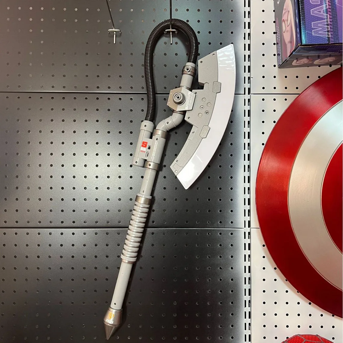 Nowy Zaku Termiczny Tomahawk Cztery Tryby Emitowania Światła Ekskluzywne Akcesoria Zabawki Wysuwany Nowy Noszony Indukcyjny Świecący Zabawka