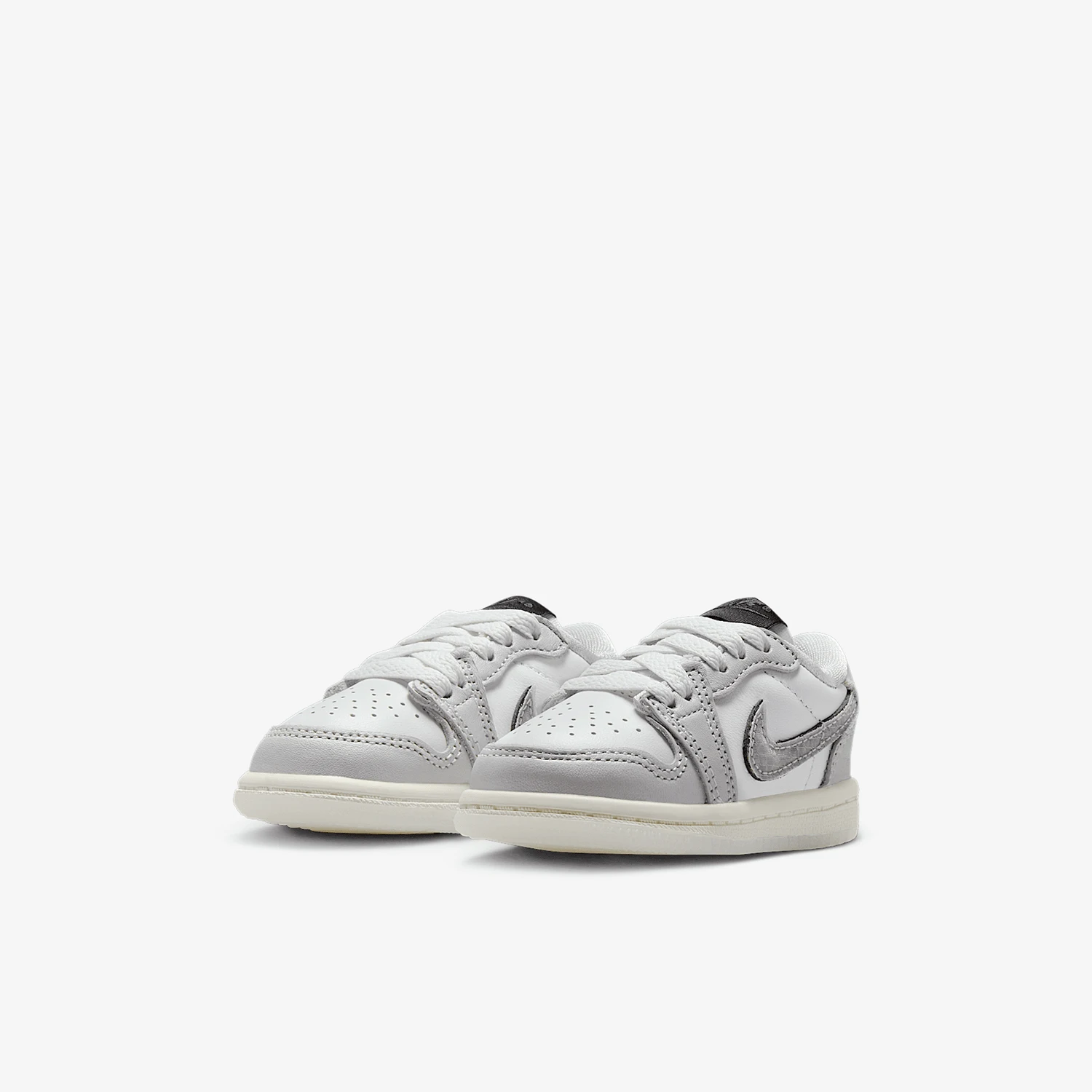 

Легкие повседневные кроссовки Nike Authentic JORDAN для младенцев с низким верхом HF3206-100