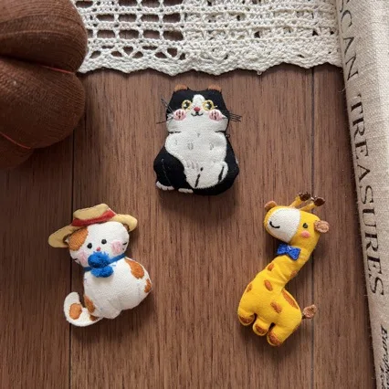 Handmade Fabric Cat Giraffe Hair Clip for Children Cute 3D Animal Brooch Purse Charm Apparel Embellishment High Quality