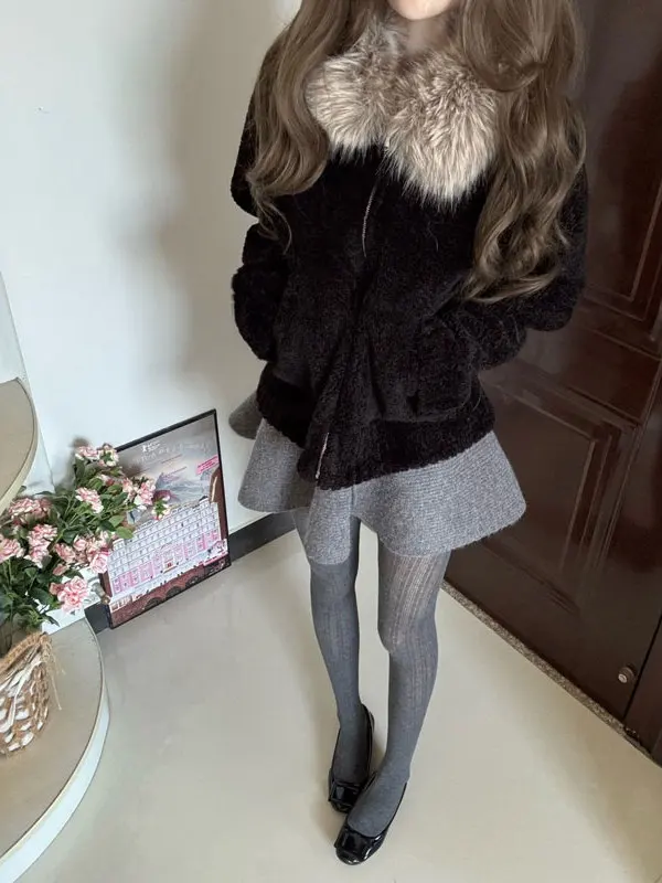 

Модная зимняя верхняя одежда Hebden Sle Ele Bla: молодежная, однотонная, теплая, со съемными элементами, приталенный крой.