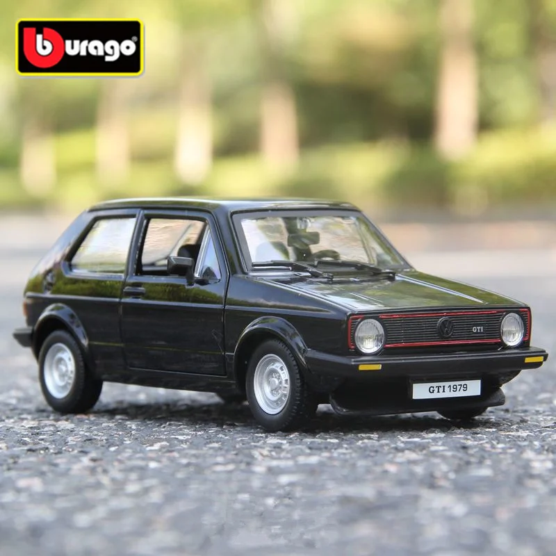 Bburago 1:24 1979 Volkswagen Golf Mk1 GTI Alloy Car Model Diecasts Metal Classic Sports Car Vehicles Model Simulation Kids Gifts