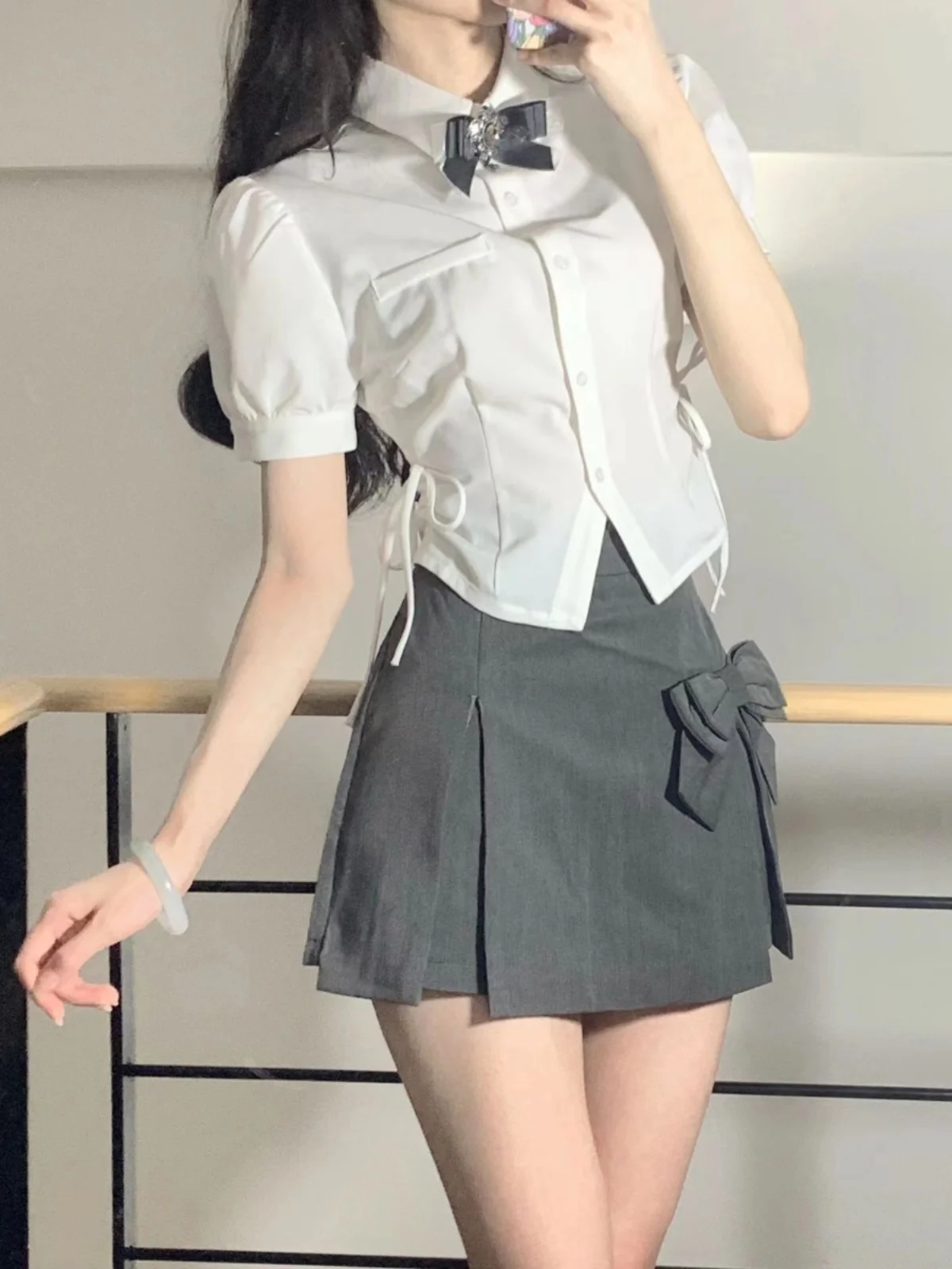 

Новинка! Женский летний костюм с юбкой-шортами А-силуэта с завышенной талией, с узлом, утягивающий, однотонный, в деловом стиле