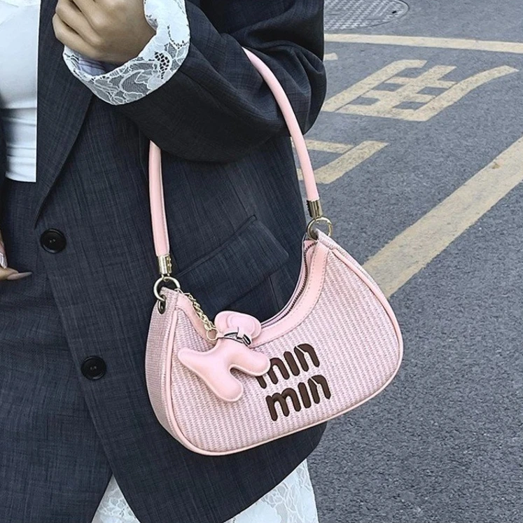 

Fashionable Crossbody Bag For Women A Fun And Energetic Vibe For Your Weekend Plans