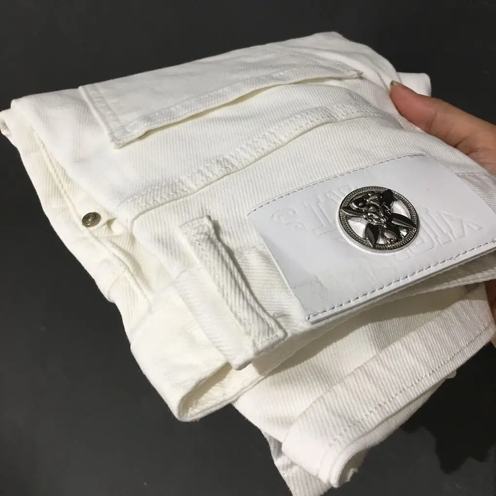 الأبيض الدنيم السراويل الرجال العلامة التجارية العصرية الراقية حك سليم المناسب مطاطا مستقيم خمس نقاط السراويل الصيف الكورية رجل الملابس