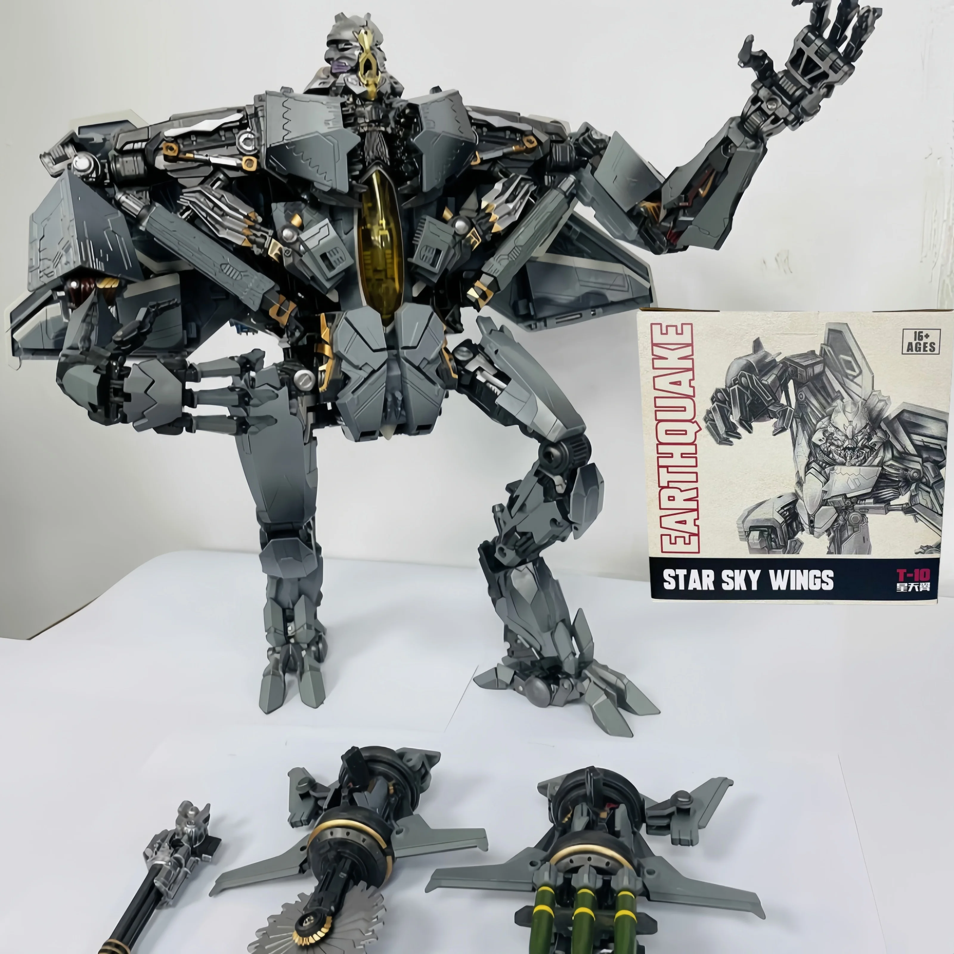 

In Stock Transforming Toys T10 T-10 Super Masterpiece Starscream 34cm Movie Version Movable Figure Ko Robot Toys Gifts