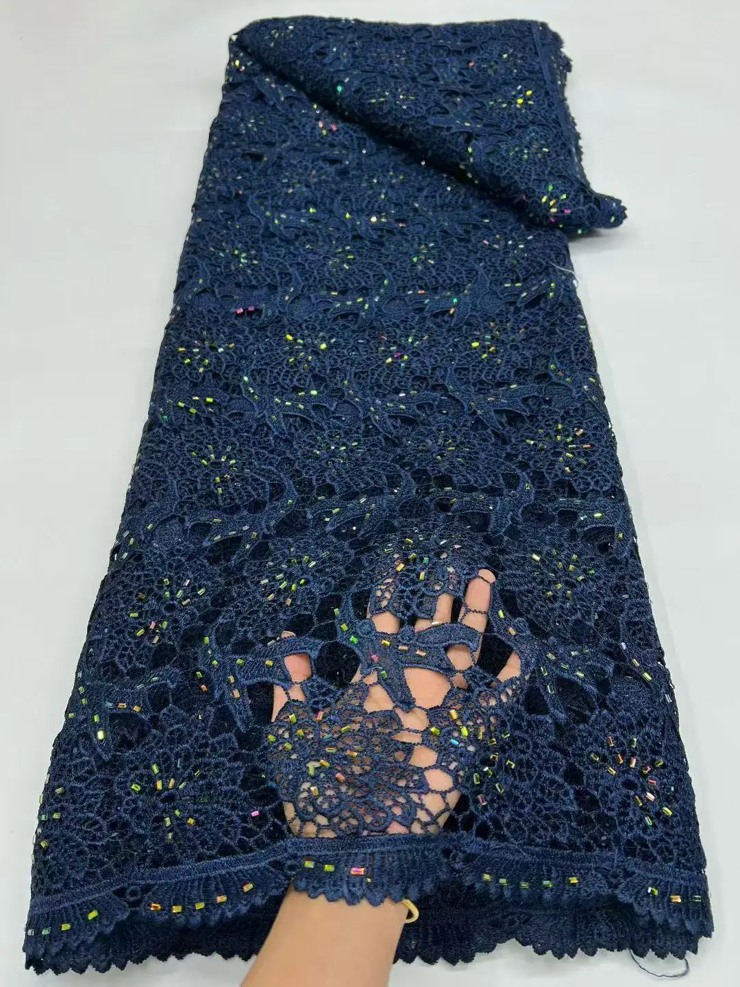 

Африканское гипюровое кружево высокого качества, 5 ярдов, нигерийская водорастворимая кружевная ткань для женских свадебных платьев и праздничных нарядов.