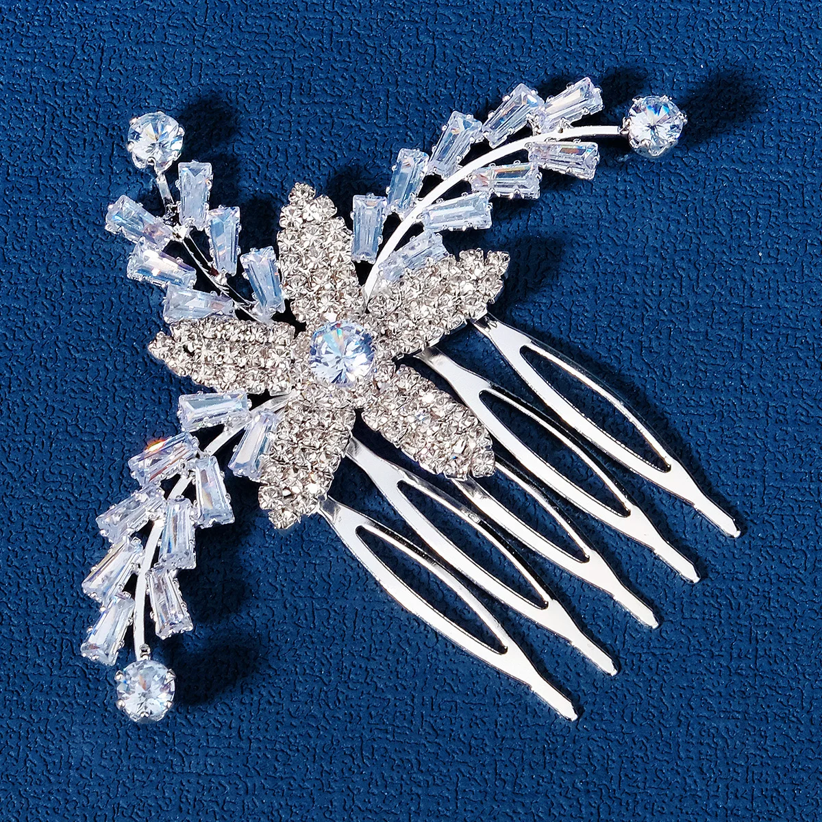 Luxury Wedding Bride Hair Combs Big Crystal Flower Cubic Zirconia Bridal Hair Comb Pin Accessories Jewelry Elegant Women