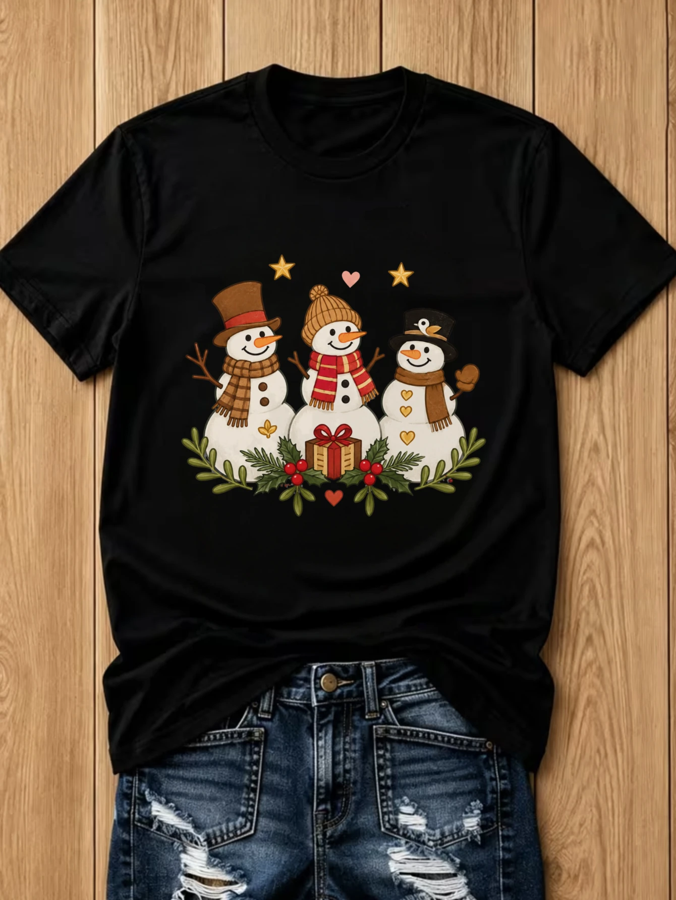 Arrival for Summer Autumn Funny Graphic Tee Women's Casual Crew-Neck T-Shirt Cute Three Snowmen with Box and Holly Wreath Design