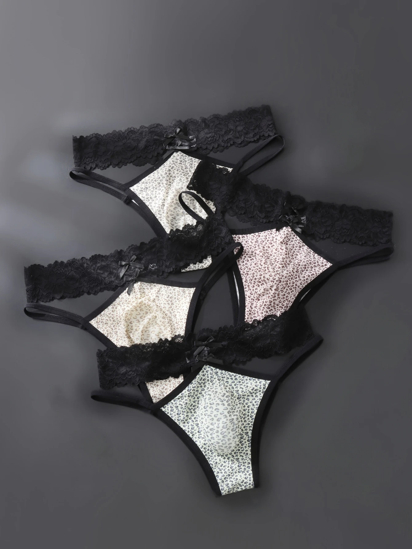 2PCS Men's Low Waist Triangle Underwear Leopard Lace Bow Design Comfortable Breathable Briefs Date Leave No Trace