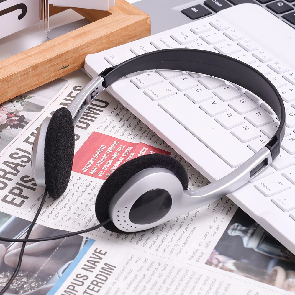 Personality Retro Headset Foldable Over-ear Vintage Headphones Earphones 3.5mm Jack Wired Sports Fashion Photo Props Headset