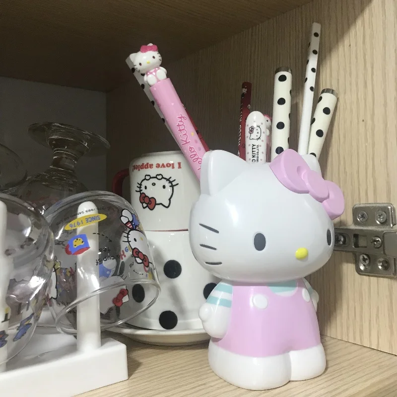 Sanrio Characters Series Kuromi Hellokitty My Melody Cinnamoroll Cute Pen Holder Stationery Makeup Brush Storage Ornament Gift