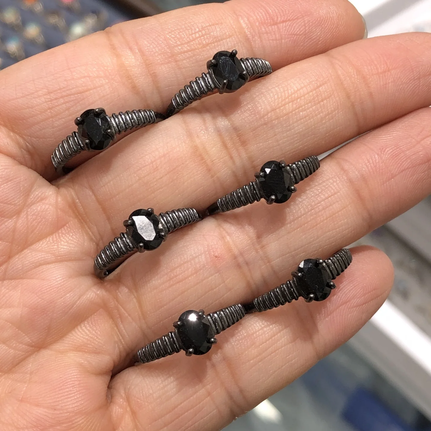 

1 Pc Fengbaowu Natural Black Spinel Ring 5x7mm Faceted Oval 925 Sterling Silver Reiki Healing Stone Jewelry Gift For Men Women