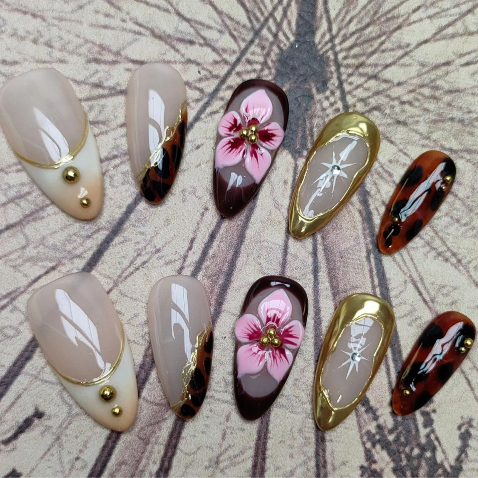 10pcs Handmade Retro Leopard print Press On Nails 3D Floral Almond Resin Fake Nail Tips Wearable Detachable False Nail Patches