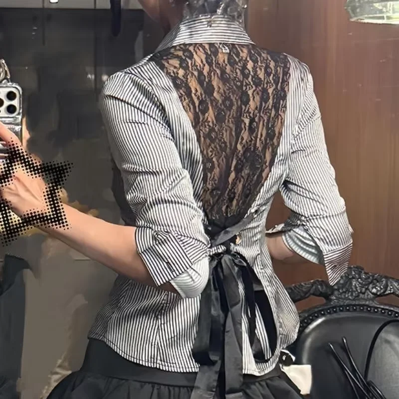 Setelan 2 Potong Streetwear Y2k Wanita, Atasan Kemeja Bergaris dengan Aksen Renda Gothic dan Patchwork, Rok Mini Model Kue Punk, Pakaian Seksi Modis untuk Wanita