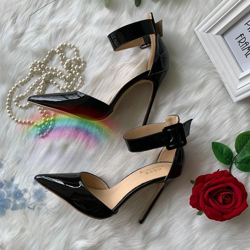 

Black patent leather pointed hollow belt buckle foot ring with women's 12cm fine heel Internet celebrity catwalk cool boots