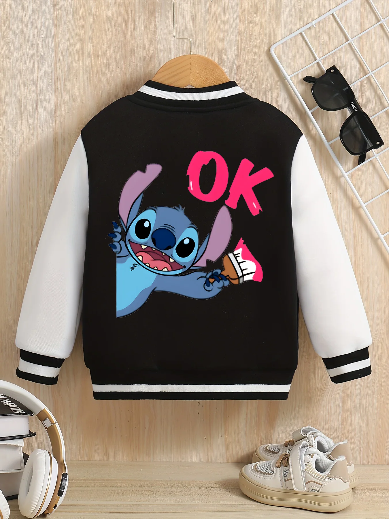 سترة بيسبول MINISO Disney OK Stitch للأولاد - طباعة غرزة عصرية على الوجهين، "OK"، قماش ناعم، مريح ومتعدد الاستخدامات #4