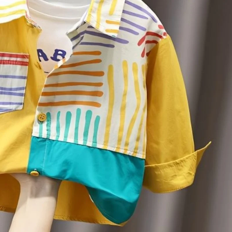 Chłopięca koszulka z długim rękawem, kurtka koszulowa, nowość na wiosnę i lato 2025, odzież dziecięca w paski z blokami kolorów