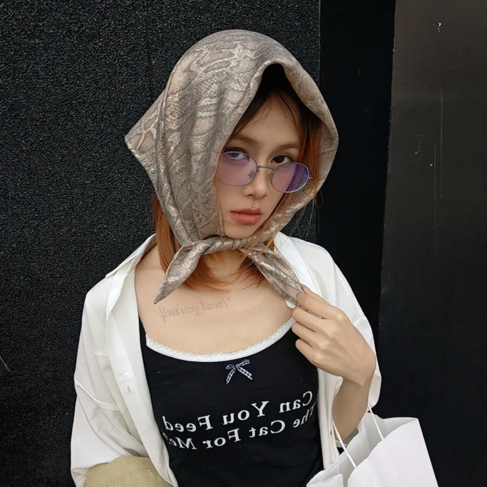

Fashion Y2K Snake Print Hair Scarf Soft Hip Hop Serpentine Hair Band Turban Square Snake Punk Bandana Girls
