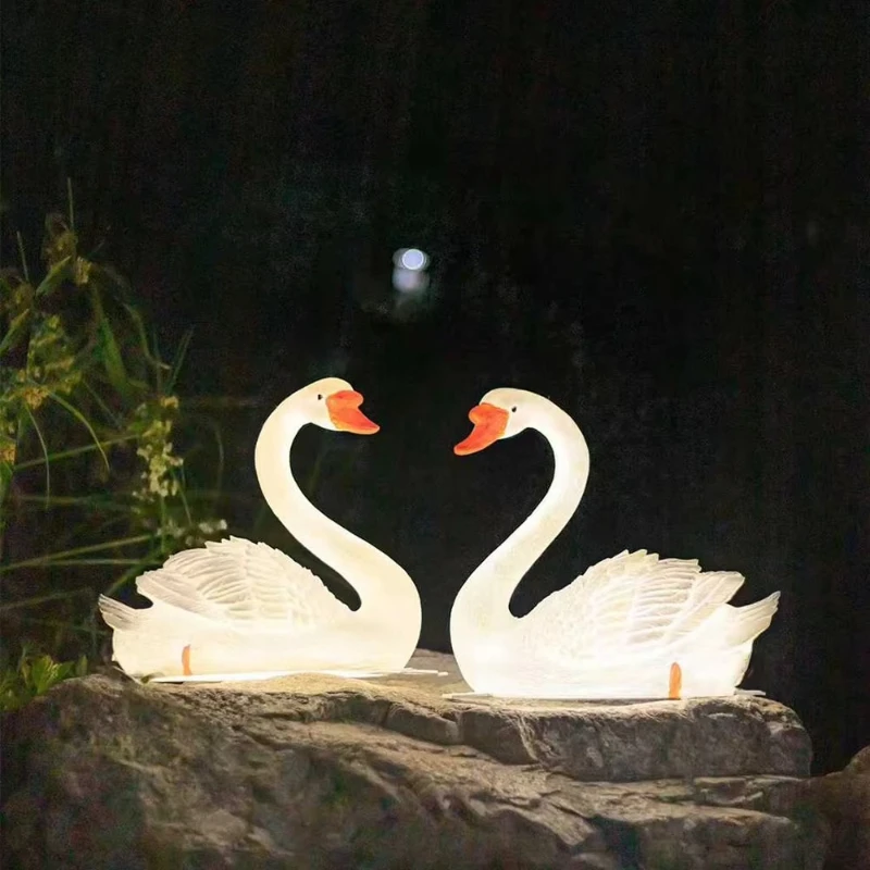 

Высококачественная светодиодная уличная скульптура-лебедь из стекловолокна на солнечной батарее для фестивалей и ландшафтного освещения сада