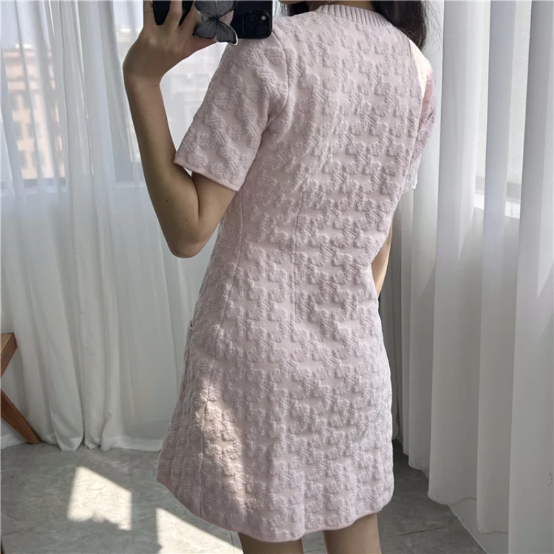 

Square buckle patch pocket embossed knit round neck short sleeved textured textured jacquard dress, skin friendly cotton