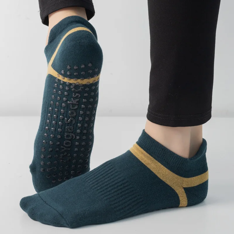 

Non Slip Yoga Socks Skid Socks with Grips Pilates Ballet Barre Socks for Women
