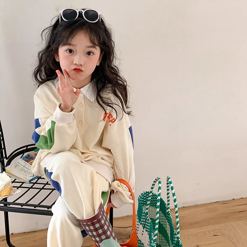 

Осень 2025 г., контрастный цвет, повседневный комплект с капюшоном и буквенным принтом, детский спортивный комплект из двух предметов