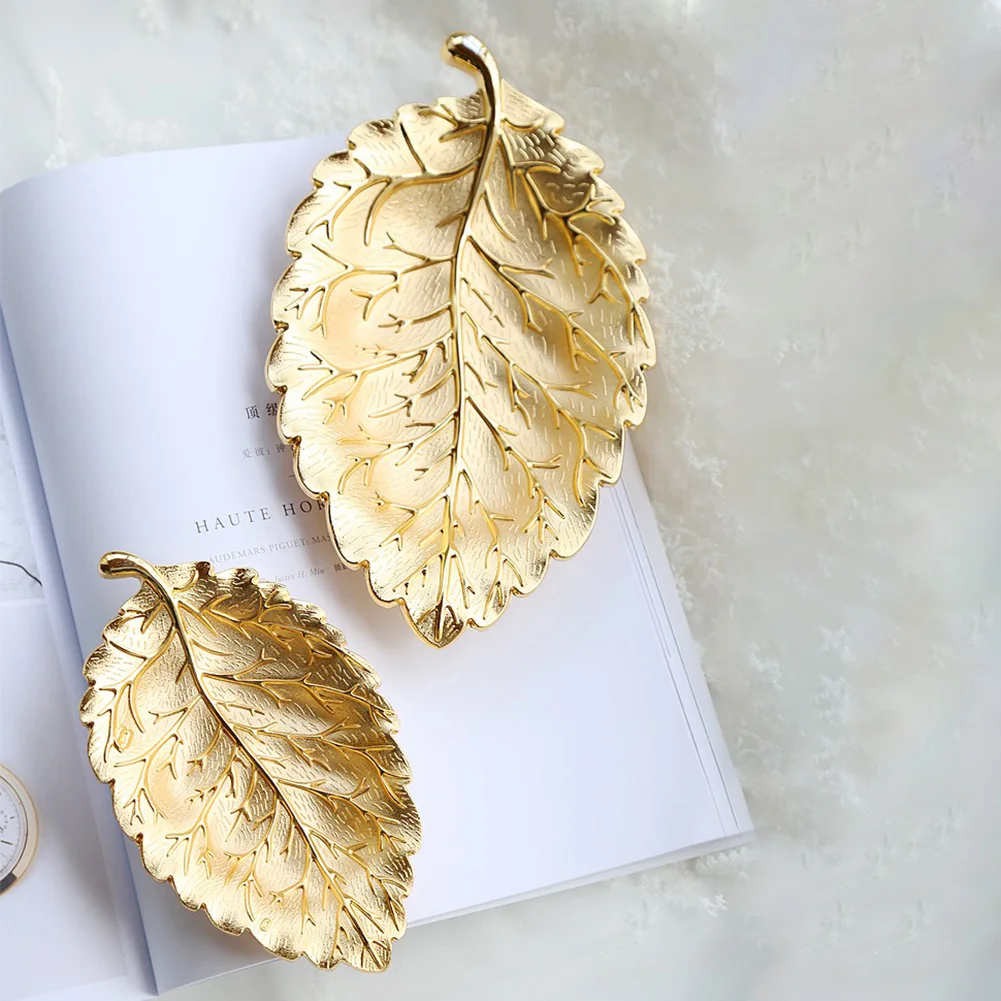 European Leaf Shape Gold Plate Dry Fruit Tray Decorative Plate Metal Snacks Serving Tray For Serving Biscuit Pastry Dessert