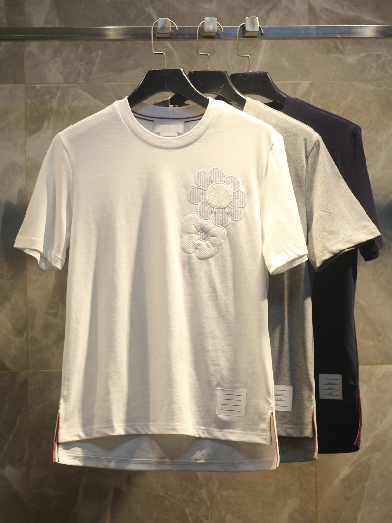 

Summer New 26ss Men's Casual ort Sve T-irt Embroidered Flower Cotton Sweatirt Youth Faion Stand Fit round Ne Tee