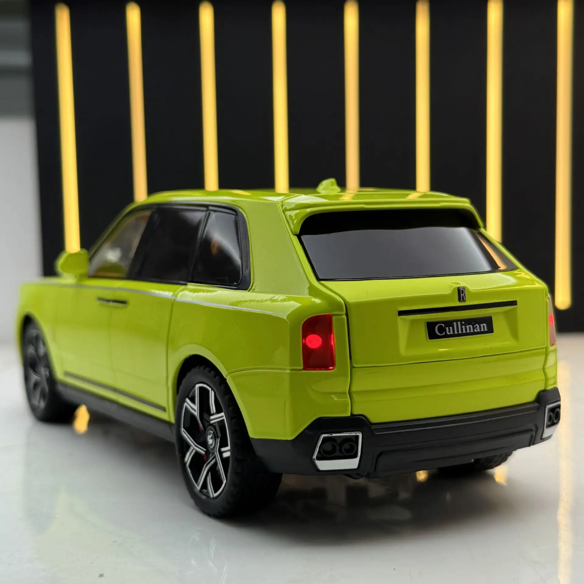 1:24 rolls royce cullinan suv liga carro diecasts & veículos de brinquedo modelo de carro som e luz puxar para trás carro brinquedos para crianças presentes