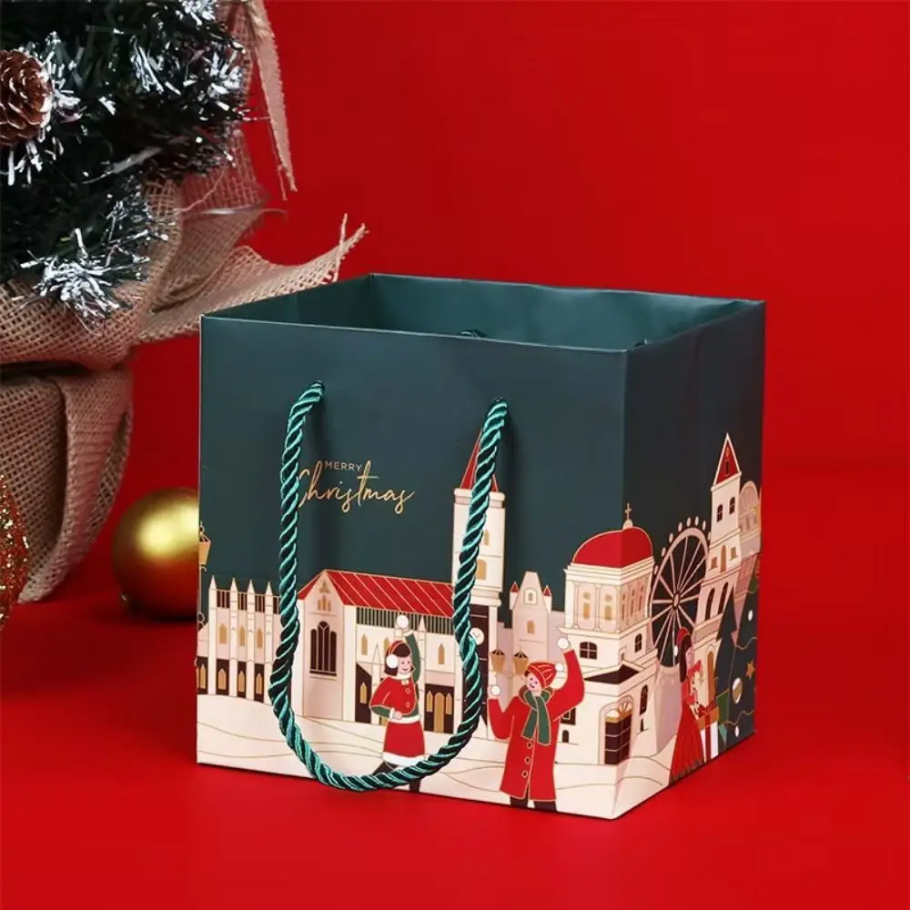 

5pcs/set Cartoon Christmas Gift Bag Castle Thicken Christmas Paper Bag Reusable with Handle Christmas Decorative Handbag