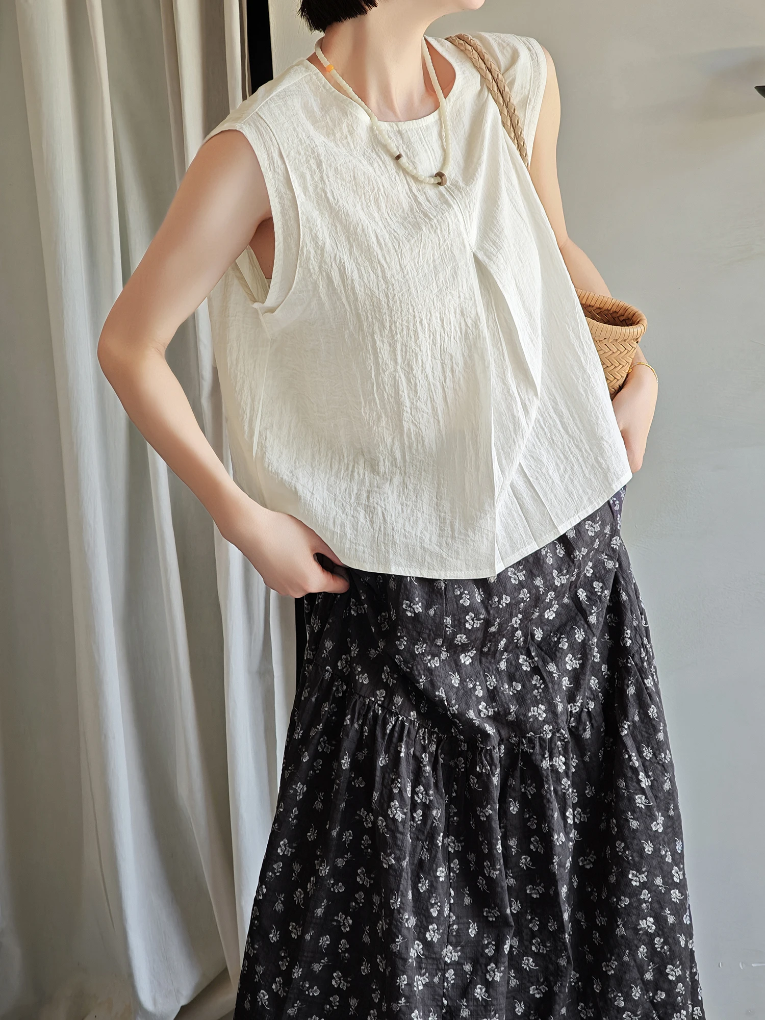 

Light Ci Su Xiaotang Paper Person irt White Simple Lightweight Design Double-Sided Splicing Svel round Ne Blouse