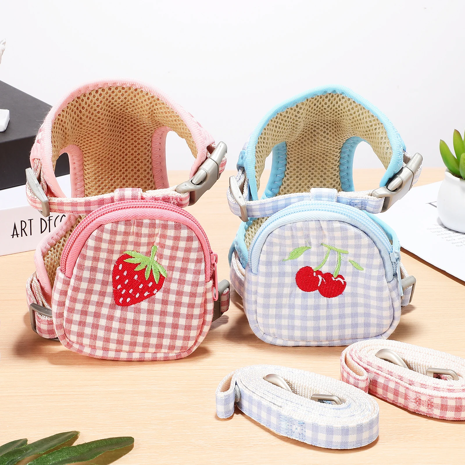 

2Pcs Dog Leash Backpack Cute Plaid Print Pet Supply Durable Polyester Material Easy to Adjust Comfortable Wearing for Puppies