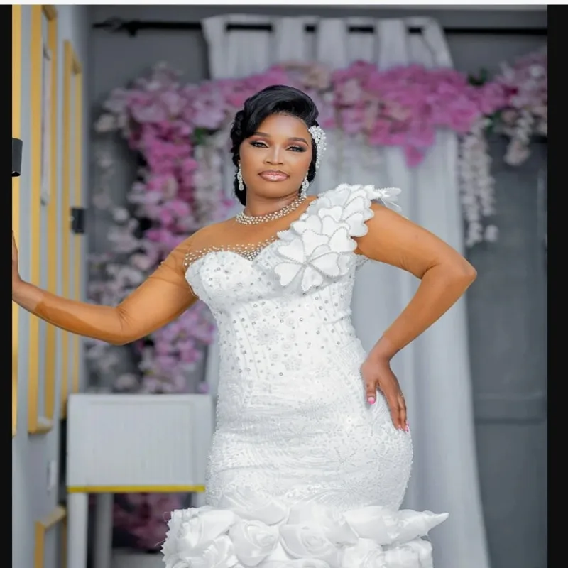 

Customized African Illusion High Collar Sparkly Beads Crystals Wedding Dress High Slit Handmade Flowers Bridal Gowns