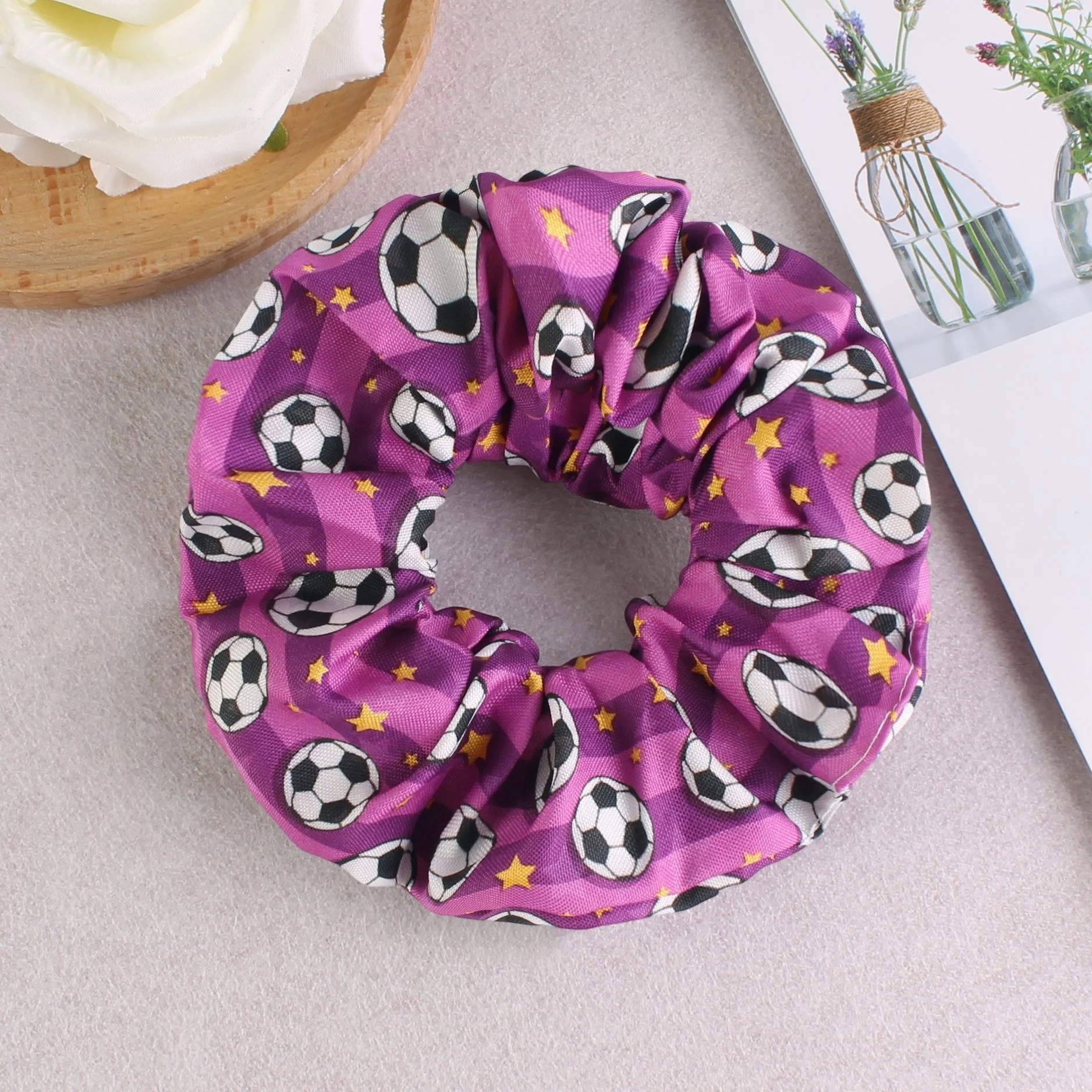 1個入り 新品 クロスボーダー サッカープリント シュシュ、マルチカラー ゴムヘアタイ、ポニーテールに最適、ヘアアクセサリー卸売