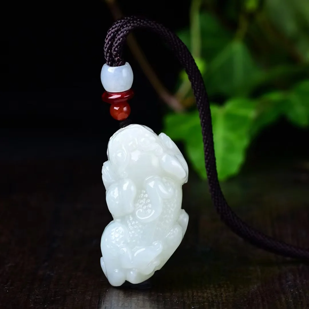 Exquisite Hetian Jade Three-dimensional Carved Pixiu Pendant Jewelry 1173#