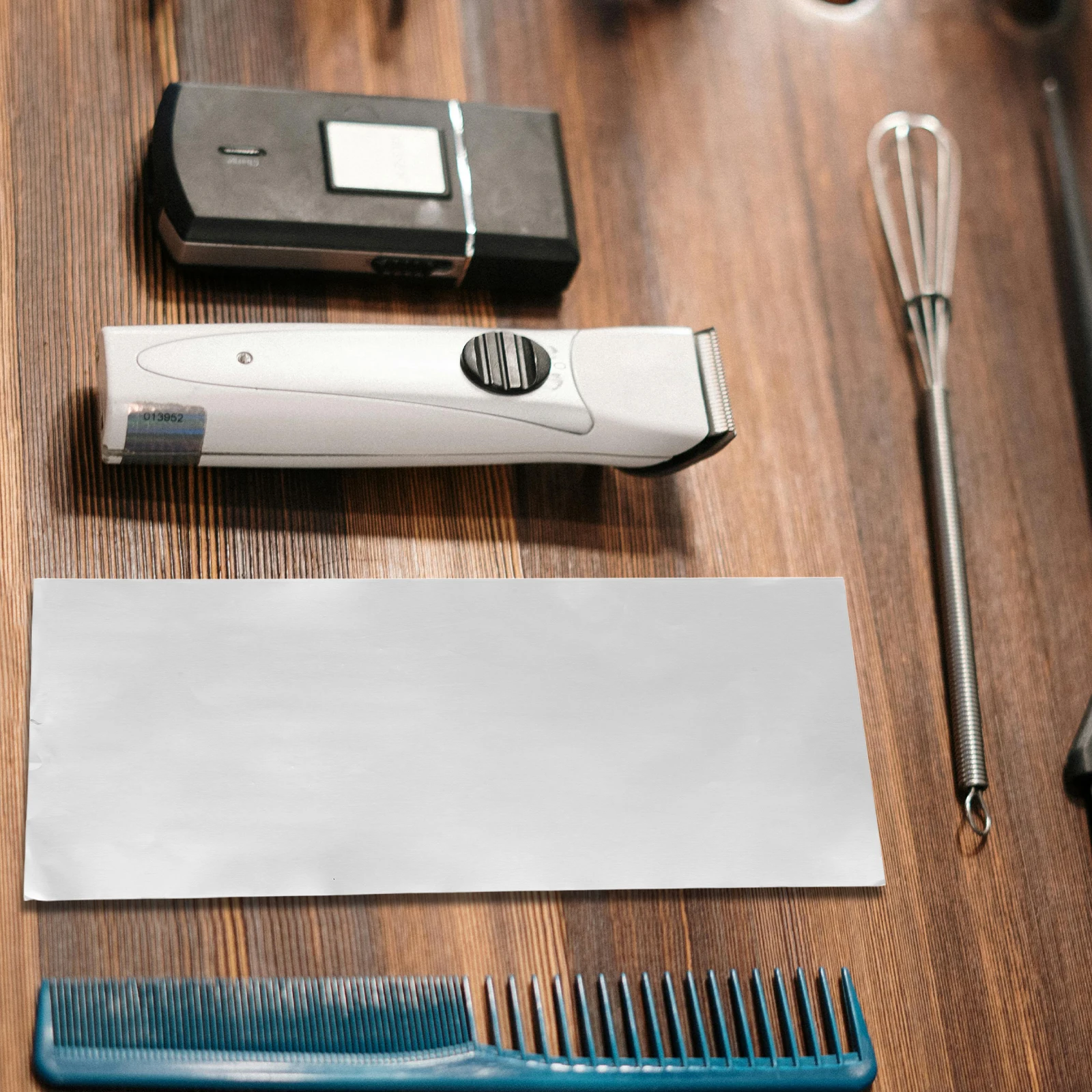 

30Pcs Professional Hairdressing Foil Sheets Heat Insulation Design for Coloring Highlighting Perming Salon Supplies