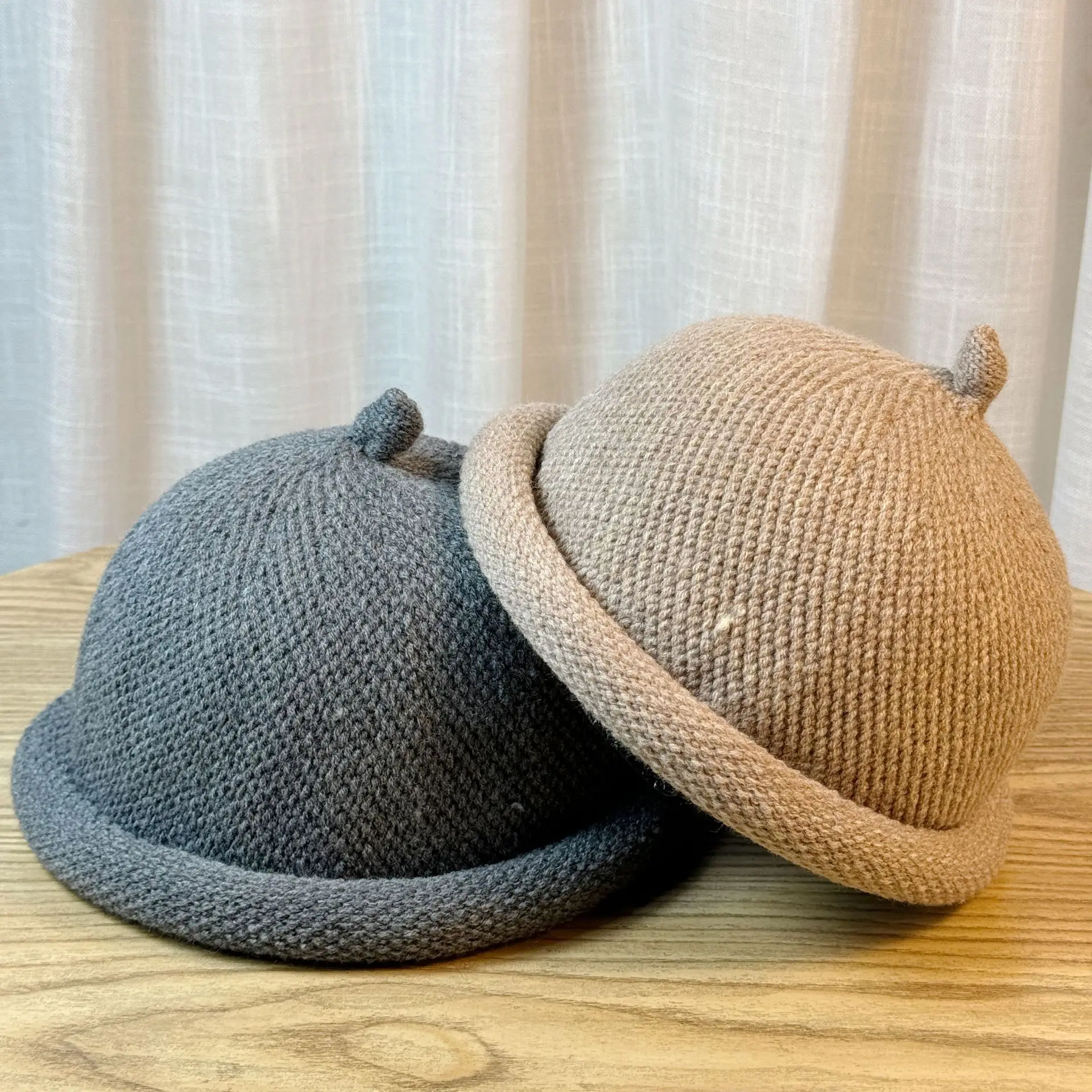 Unisex Solid Color Ribbed Knit Watermelon Hat Rolled Brim No-Brim Beanie Warm And Windproof Vintage Style For Fall And Winter