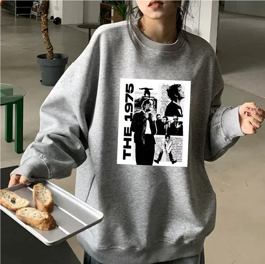 

Music 1975 Band Crew Neck Sweatshirt Women And Men Vintage Goth Clothing Harajuku Streetwear Fans Gift Winter Clothing