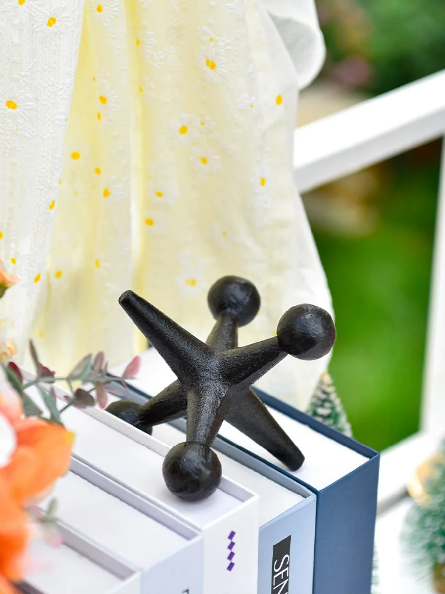 Cast Iron Art Molecular Model Golden Geometric 3D Ornament Abstract Triangular Splicing Sculpture Home Office Desk Decor Gift