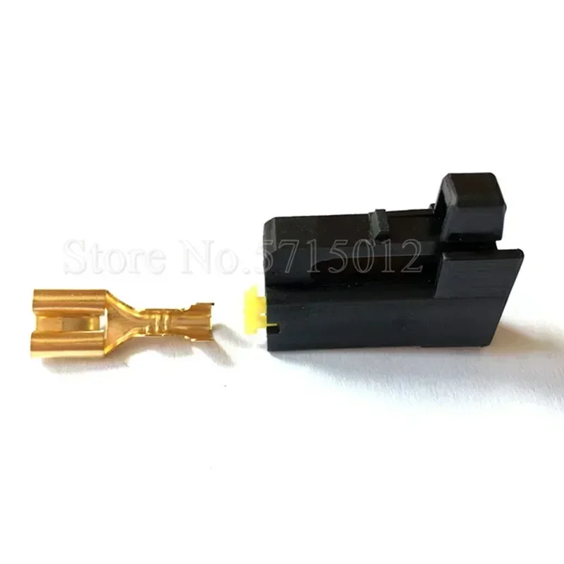 1 Hole Auto Connector Car Horn Socket Plug For Toyota Camry Highlander Corolla 178471-2
