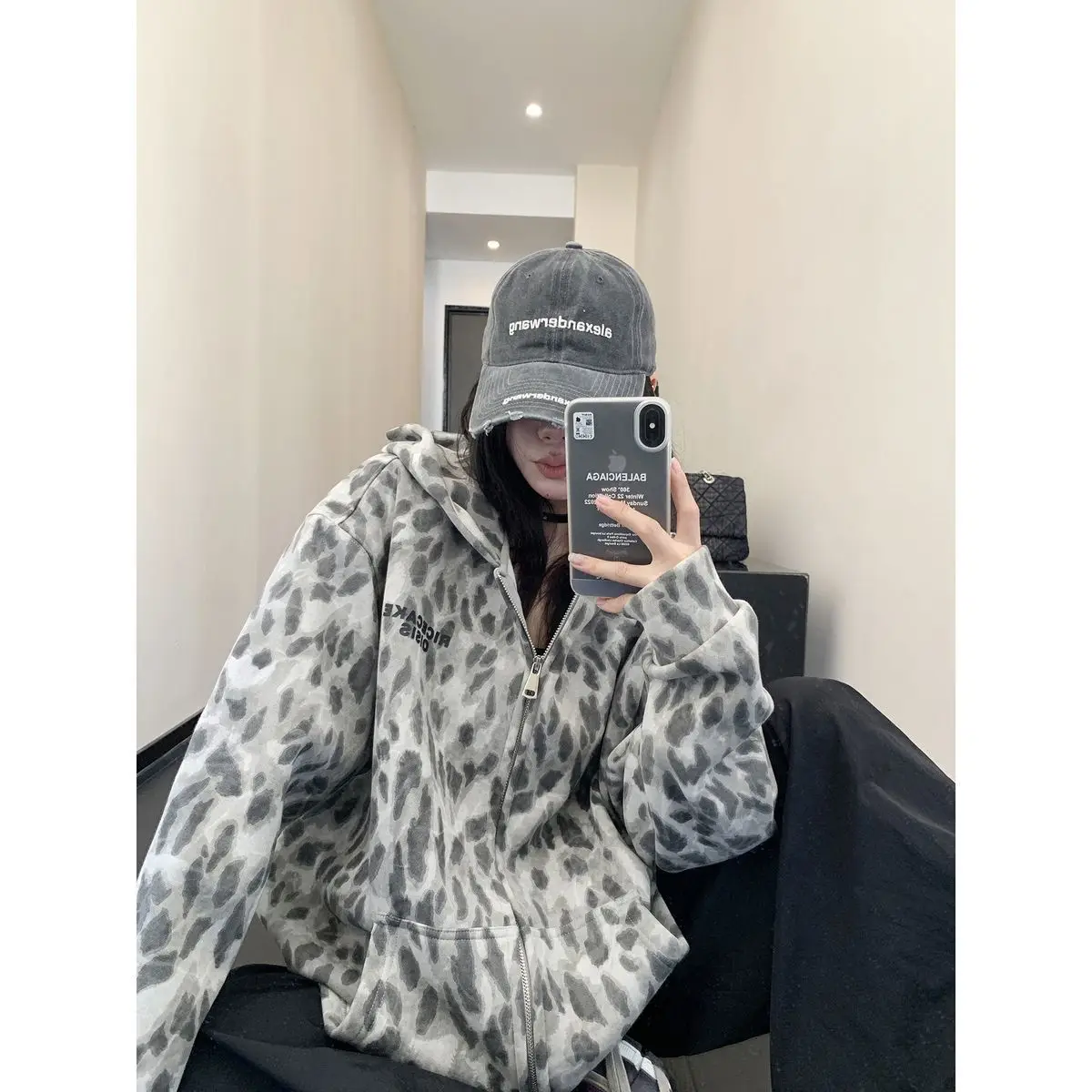 2025 spring and autumn American heavy-duty niche letter jacket loose retro thickened gray leopard print hooded jacket women