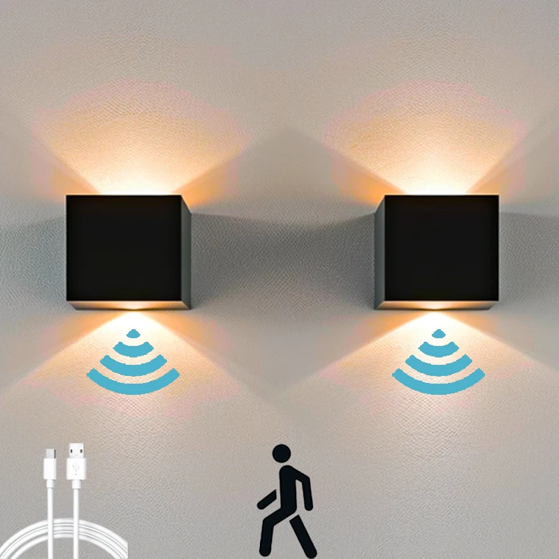 

Минимализм Современный аккумуляторный светодиодный настенный светильник Квадратный алюминиевый датчик внутреннего декора Перезаряжаемый настенный светильник Беспроводной куб вверх вниз