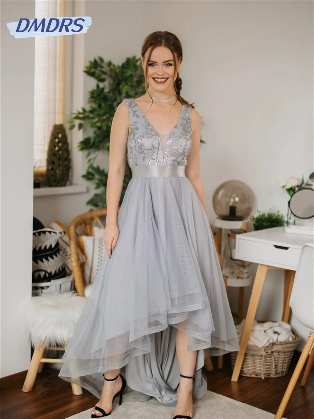 Robe de soirée classique en tulle, tenue élégante, décolletée plongeant en v, courte devant et longue, dentelle simple, peu importe, 2024