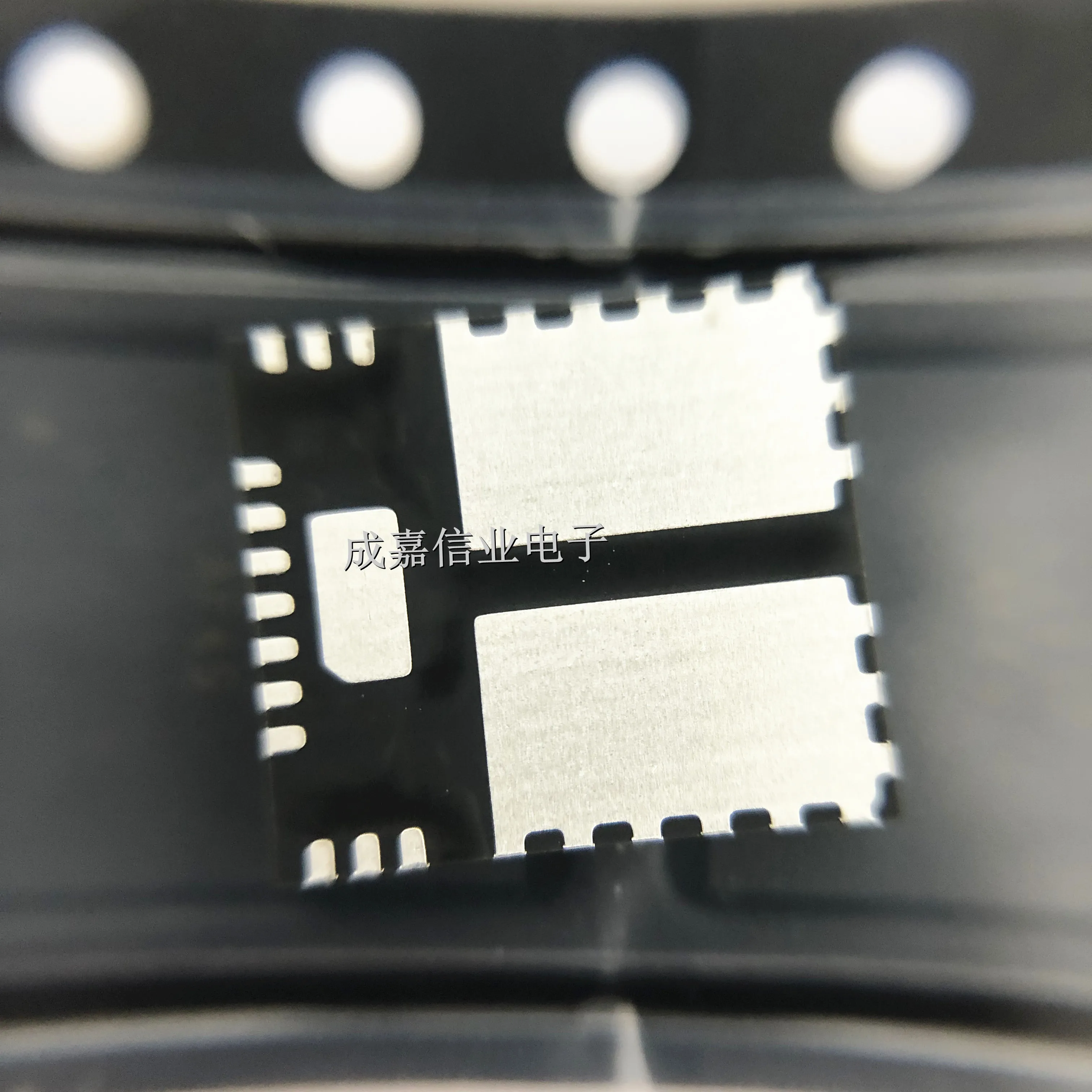 10pcs/Lot IRSM808-204MH PQFN-31 Intelligent Power Modules - IPMs Operating Temperature:- 40 C-+ 150 C