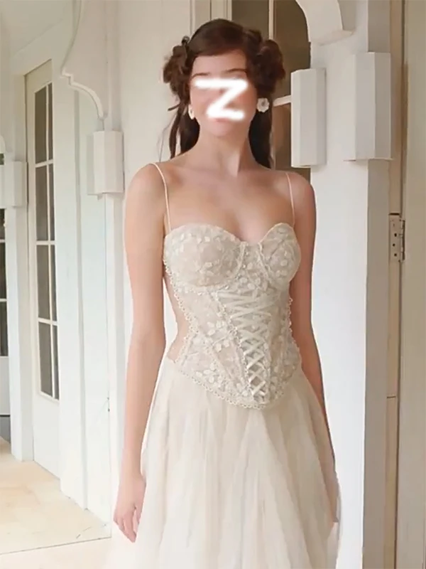 เสื้อกล้ามลูกไม้ปักลาย Pure Desire Spicy Girl พร้อมซับในขนสัตว์สำหรับผู้หญิง ทรง Beau Ba Tube Top รุ่น Svel irt