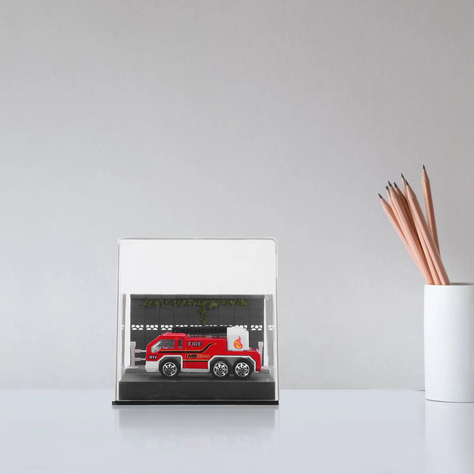 1:64 Scale Clear Acrylic Display Case for Miniature Car Collections Dustproof Realistic Street Scene Desktop Shelf Showcase