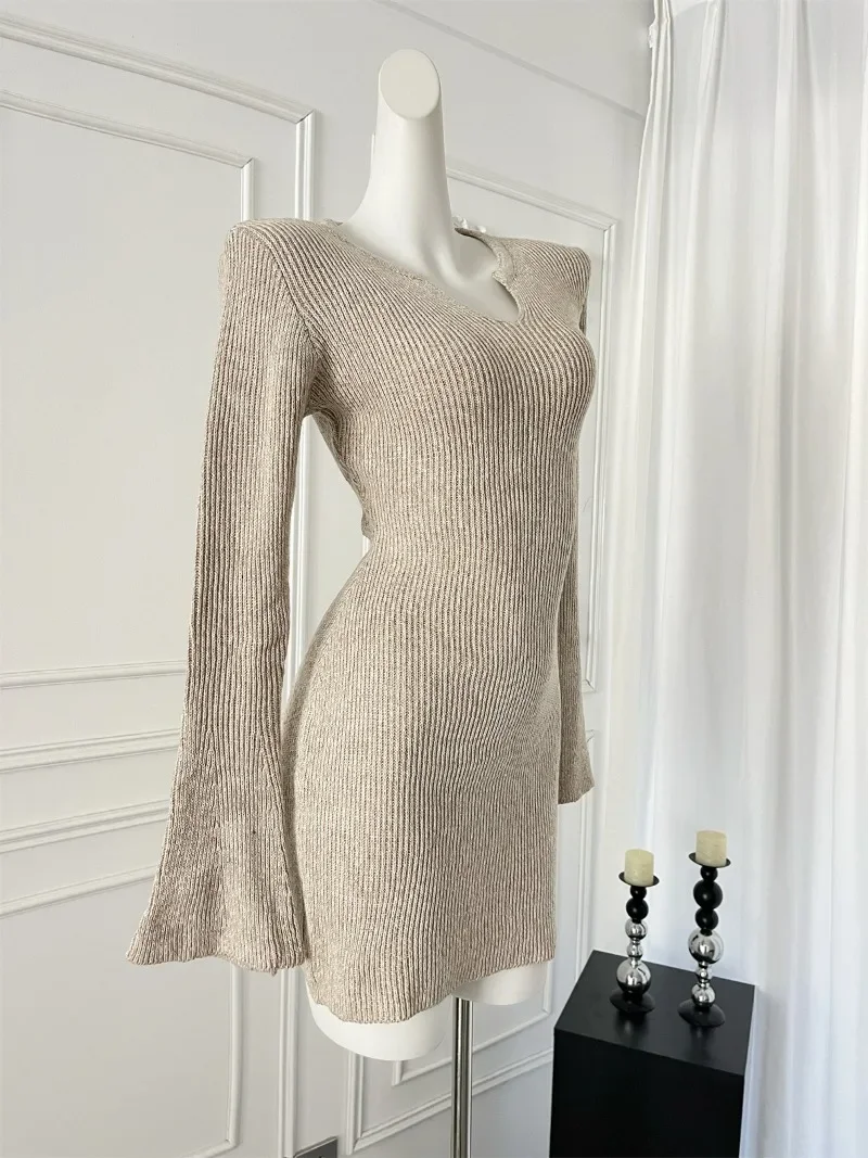 MiiiiX Casual seksowna dekolt w serek krótka sukienka z dzianiny damska sukienka sweterkowa 2024 jesień szczupła wewnętrzna osłona najniższa koszula ubrania damskie