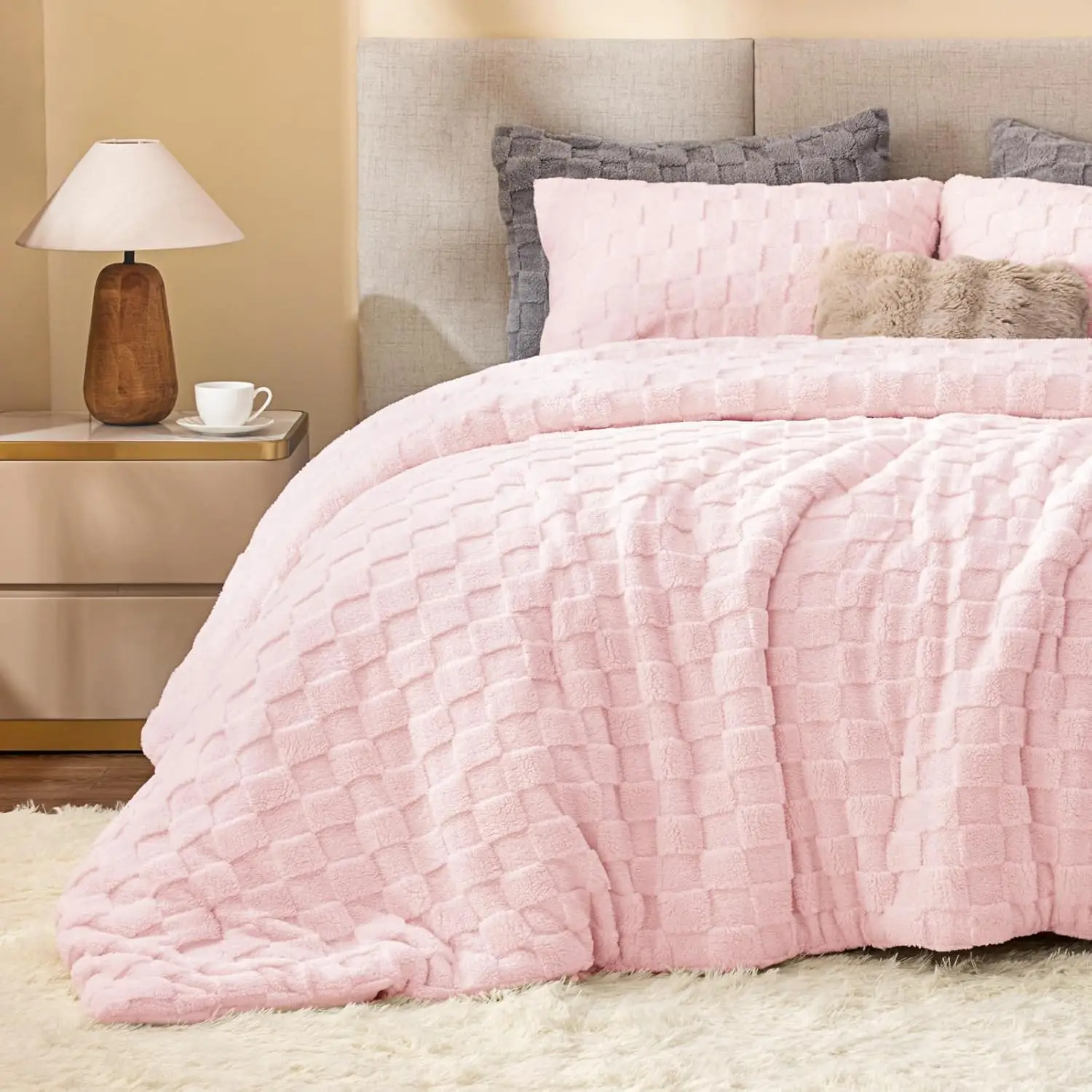 Bedelite Fluffy Comforter Set King- Super Soft Warm Sherpa Comforter Pink, Jacquard Checkered Fleece Bedding, 3 Pieces Fuzzy